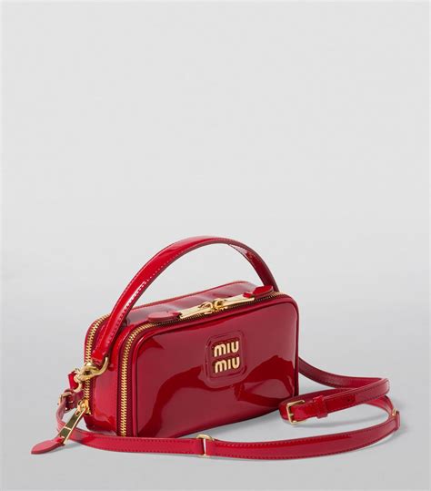 red patent leather shoulder bag